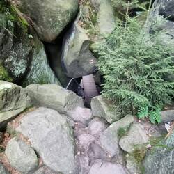 ...abenteuerliche Wegführung...