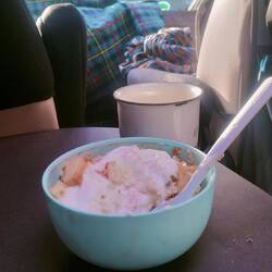 Frühstück - das andere Team schläft noch, 11 Uhr Deadline