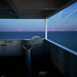 Bohrplattformen vor Rotterdam by night