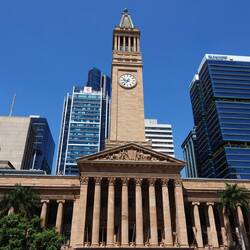 City Hall mit Uhrturm