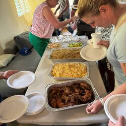 Mega lecker ... Hühnchen, creolischer Reis und Kartoffelsalat 😋😋😋