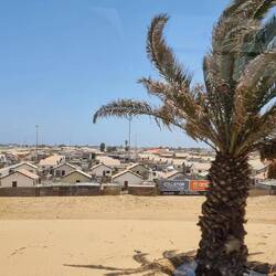 Vorbei am Township von Walvis Bay
