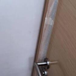 so hatten wir die Türen abgeklebt. Aber sie schlossen nicht richtig an Land