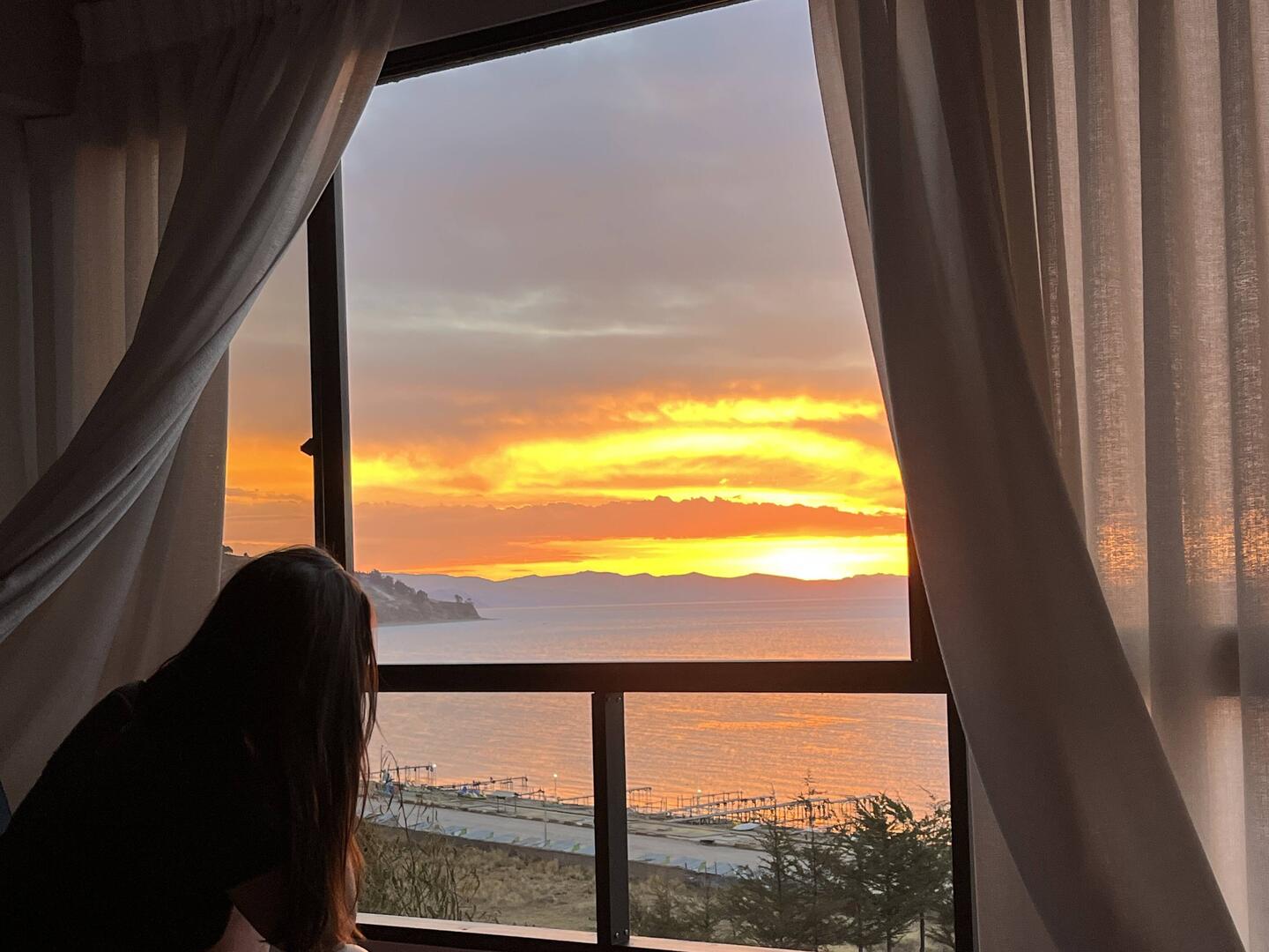 Schöner Sonnenuntergang in Copacabana von unserem Zimmer aus