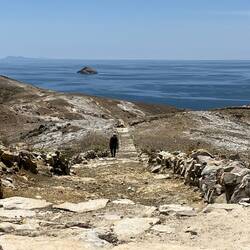 Die Insel ist ganz schön hügelig