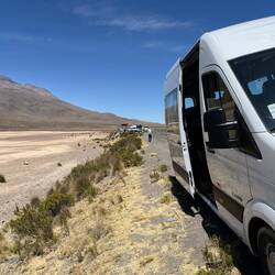 Mit einem Van fahren wir von Arequipa Richtung Colca-Canyon
