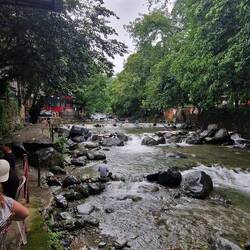 Naja, schön ist der Fluß ja trotzdem