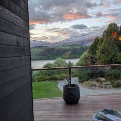 Ausblick auf den Sonnenuntergang aus der Villa