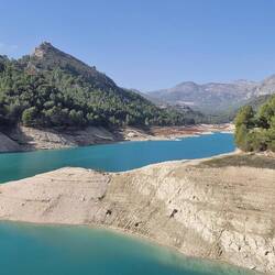Dafür sind wir am Schluss über die Brücke des Stausees gefahren.