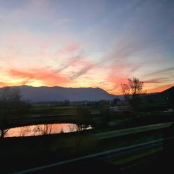 Sončni vzhod nas je pozdravil in zaželel srečno pot