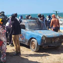 Und auch hier uralte Karren, die aber immer noch fahren.