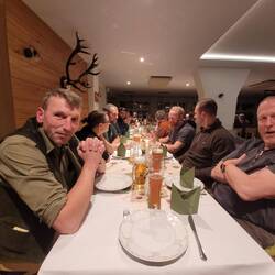 Das ist meist der Sinn von "das Ganze"