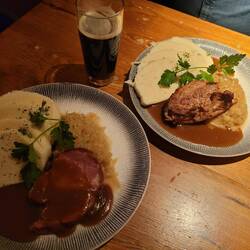 Kaseler,Knödel,Sauerkraut und Rauchhaxe