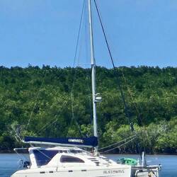 Looks like a nice boat to charter?