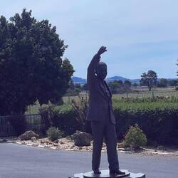 Denkmal Mandela vor dem Drakenstein Prison