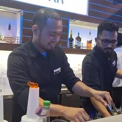 Die Barkeeper bei der Arbeit