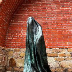 The Ghost (eine Legende besagt, es ging um verbotene Liebe. Eine sagt, es ging um die Pest)