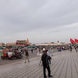 Der Place Djemaa el-Fna ist der zentrale Platz in Marrakech, aber am Tage noch nicht so spektakulär