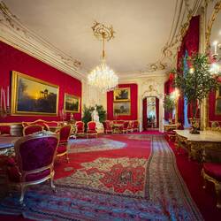 Sisi's large salon ... here she and Franz Joseph occasionally breakfasted together ... Hofburg.