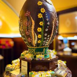 Welcome to Demel ... confectioner to the royal court — Vienna, Austria.