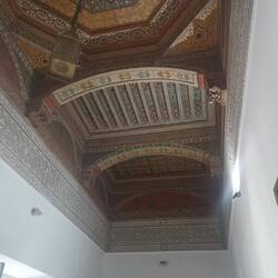 Man kann die ganze Zeit nach oben gucken, denn die Decken sind am beeindruckensten