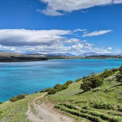 Das Farbspiel des Sees ist grandios