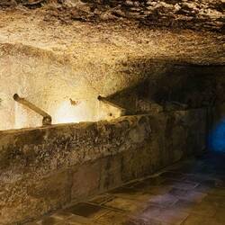 Hier schliefen und frassen die Esel