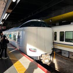 Futuristischer Triebwagen