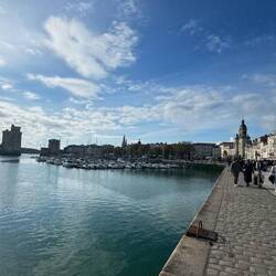 Looking into LaRochelle