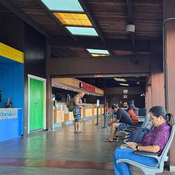 Check-in & Gate im glicha... Sicherheitskontrolla gits keini...