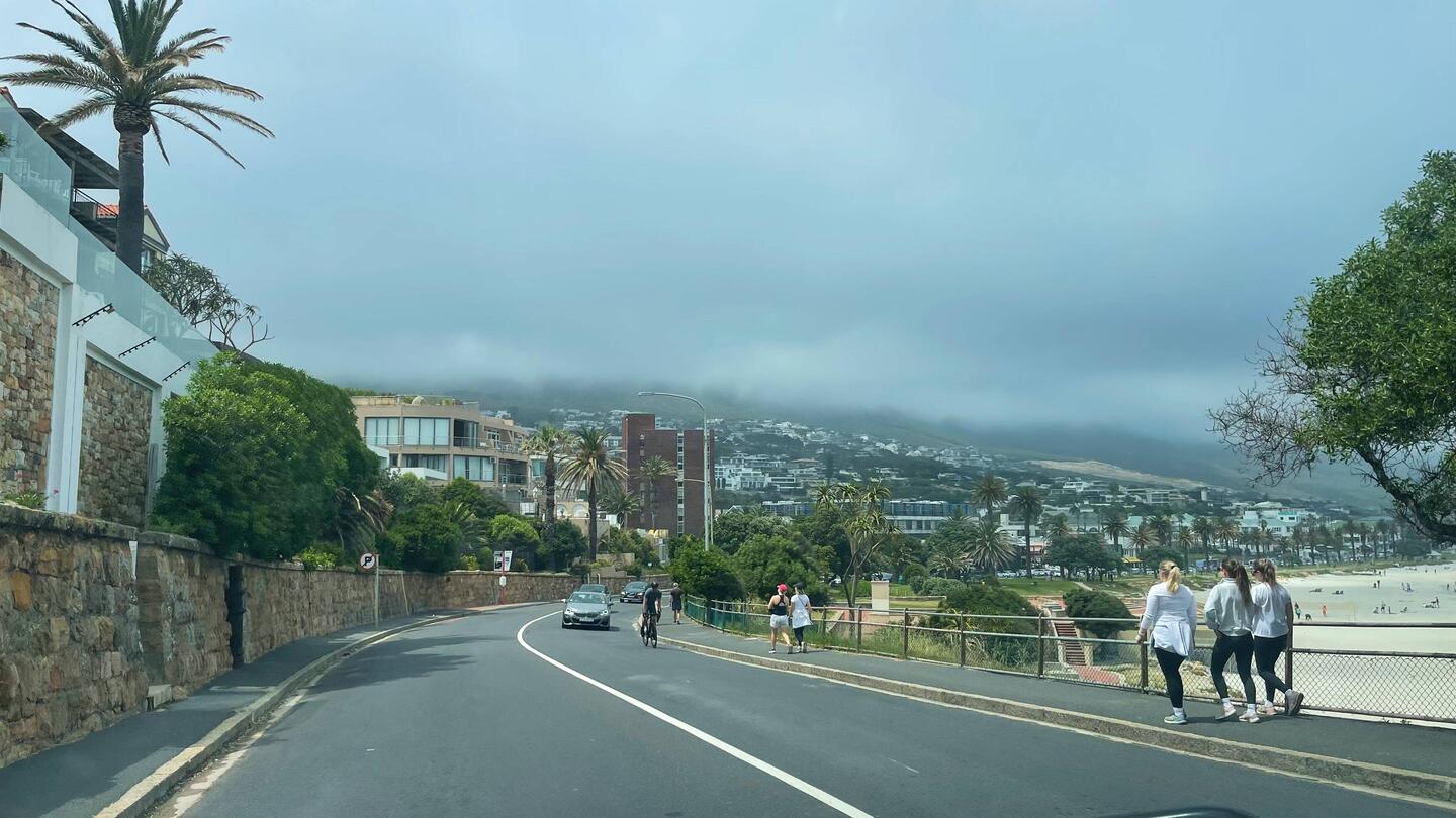 Ortseinfahrt Camps Bay