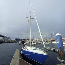 Le drapeau espagnol est à poste