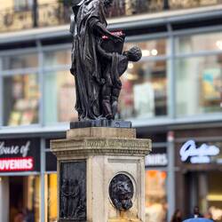 Leopoldsbrunnen ... a fountain near Stephansplatz — Vienna, Austria.
