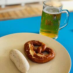 Nach dem Kirchgang ein bayrisches Frühstück (hab den Senf vergessen😩)