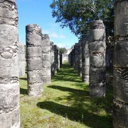 Grupo de las Mil Columnas