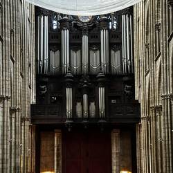 The grand organ or at the the pipes