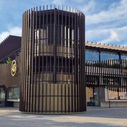 Das Haus des "Licor 43" mit angeschlossener Spitzengastronomie.
