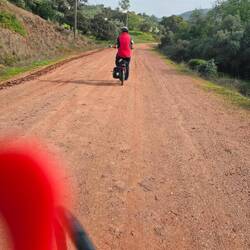 Tolle Fahrt durch ein traumhaftes Tal ohne Autos