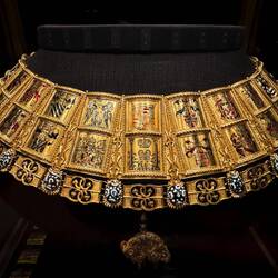 Chain of Arms of the Herald of the Order of the Golden Fleece (Netherlands; 1517) — Vienna, Austria.