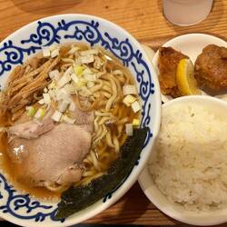 Wieder mit den leckeren gebackenen Chicken, die wir das letzte Mal schon in Fukuoka hatten