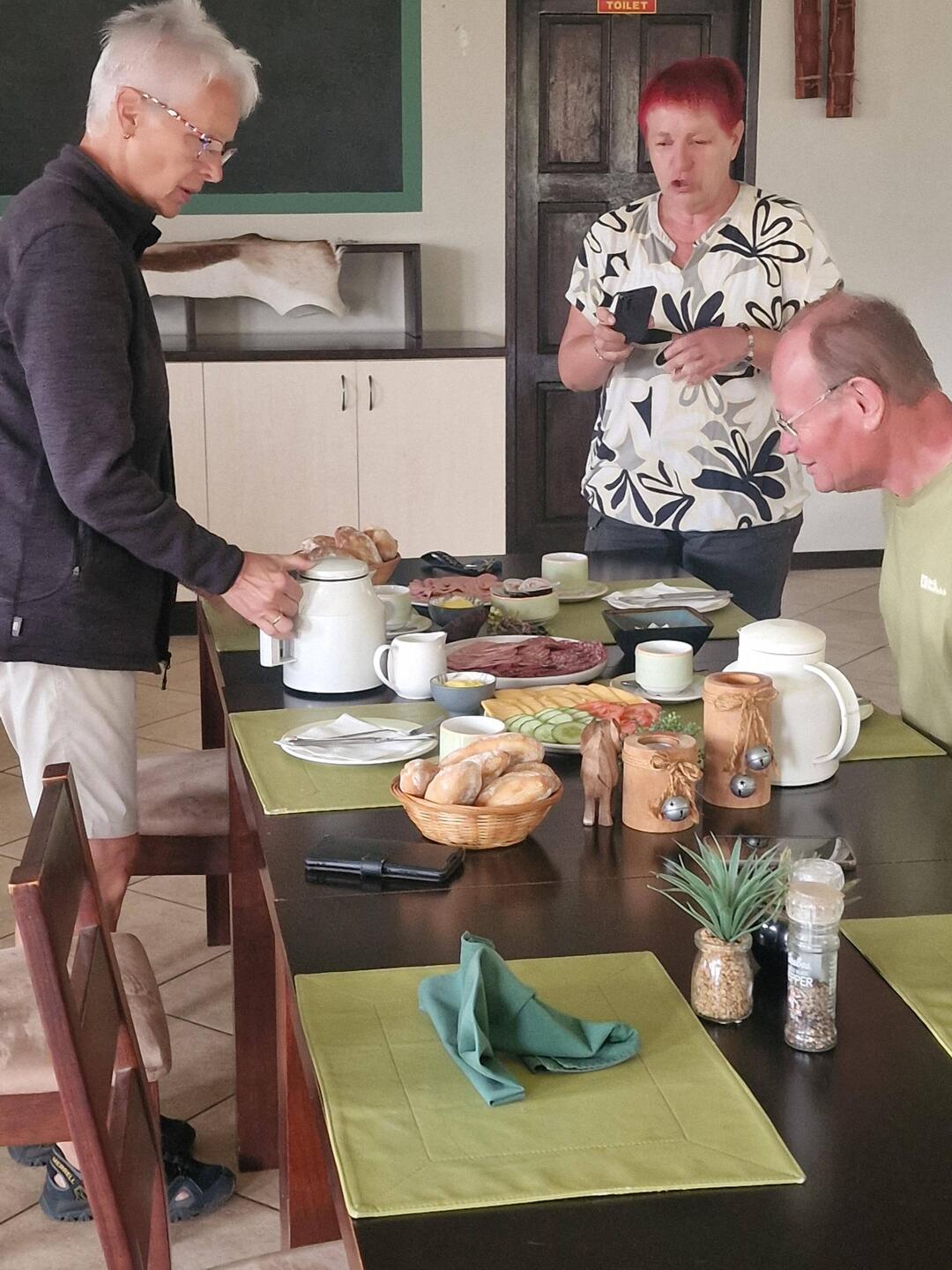 Frühstück mit frischer Wurst rheinländischer Art
