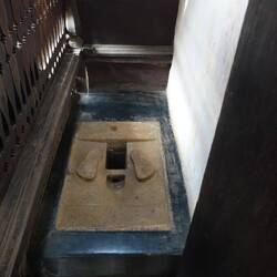 Toilette mit Anleitung