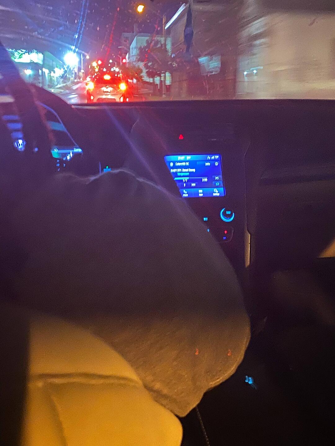 Uber driver Chris hört BABYJOY, Musik aus Berlin-Schöneberg 🥰 music is the answer