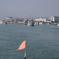 Wir verlassen Halong City