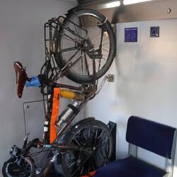Fahrradstellpatz(/hängeplatz) im Zug