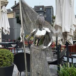 The lady herself! Looking all fancy