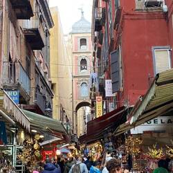 Hier gibt's den verrücktesten Weihnachtsschmuck