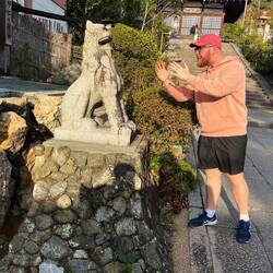 Statue taken aback by Benjamins scolding