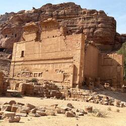 Qasr Al-Bint Temple Complex