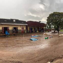 Auf einmal alle Stände abgebaut.